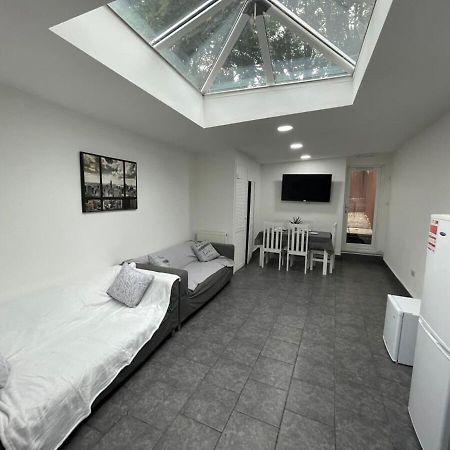 Studio Close To Selly Oak Train Station Birmingham Buitenkant foto