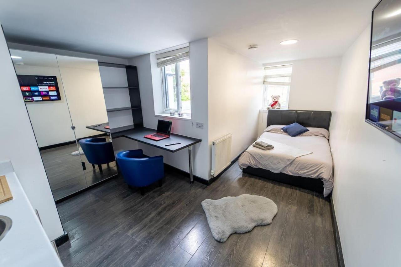 Studio Close To Selly Oak Train Station Birmingham Buitenkant foto